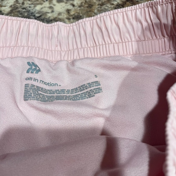 Women’s All in Motion shorts - Picture 2 of 2